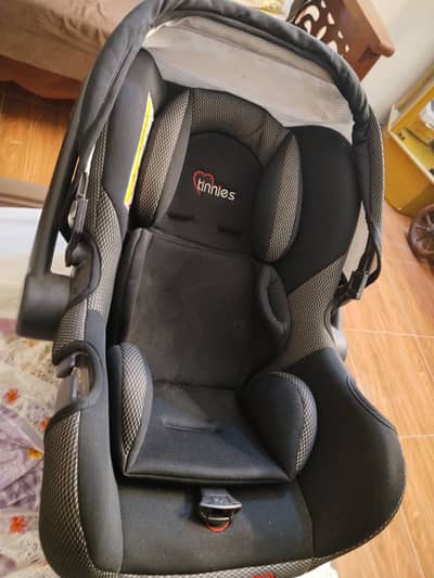 Tinnies carry cot and car seat