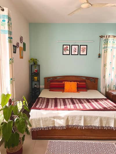 Daily basis room for rent couple family girls boys