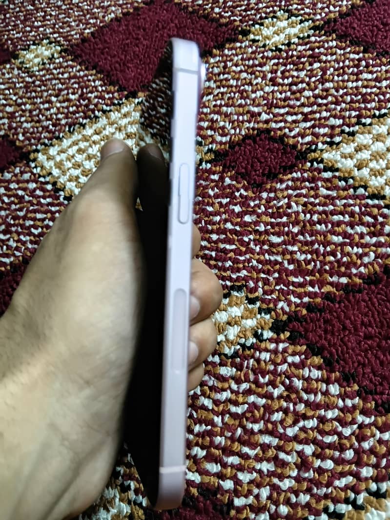 Apple iPhone 15 4