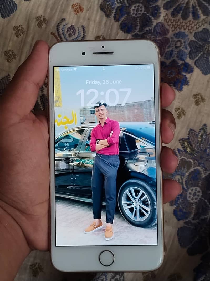 Apple iPhone 8 Plus 0