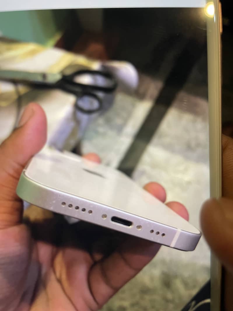 Apple iPhone 12 6