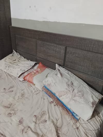 used bed for sale slightly damaged can be repaired 0336-3186160