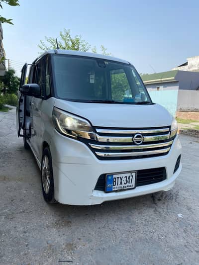 Nissan days Roox 2015/18 contact 03094825818