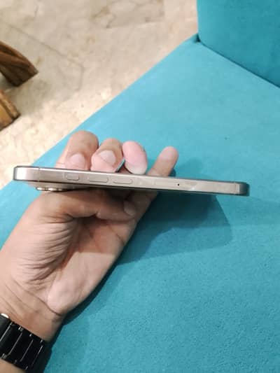 Apple iPhone 16 Pro