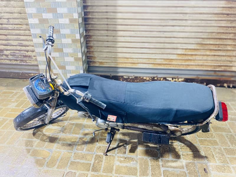 Unique (2012) Model Condition 10/10 1