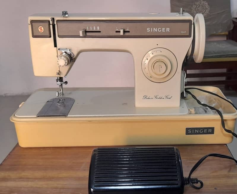 Singer Sewing Machine 1