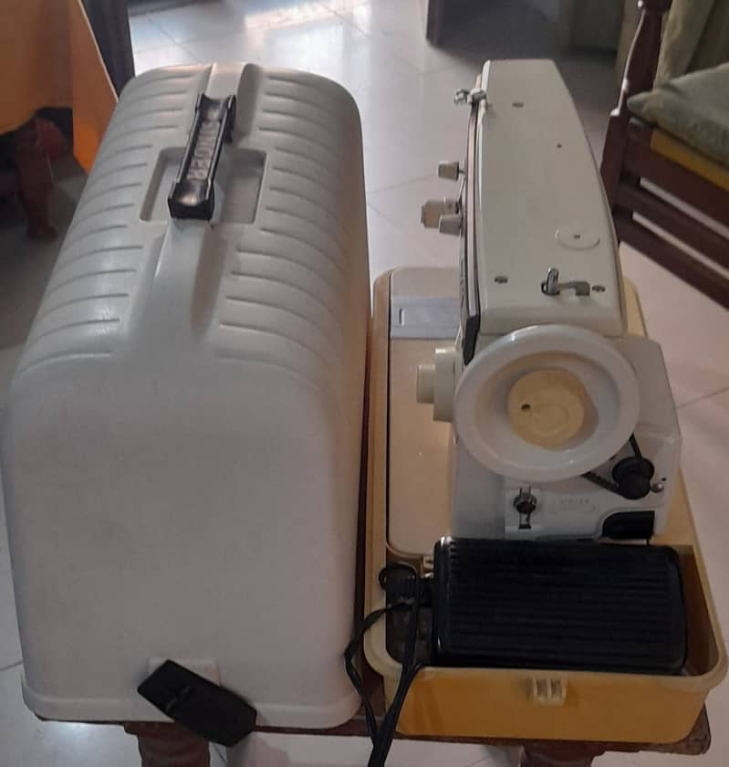 Singer Sewing Machine 4