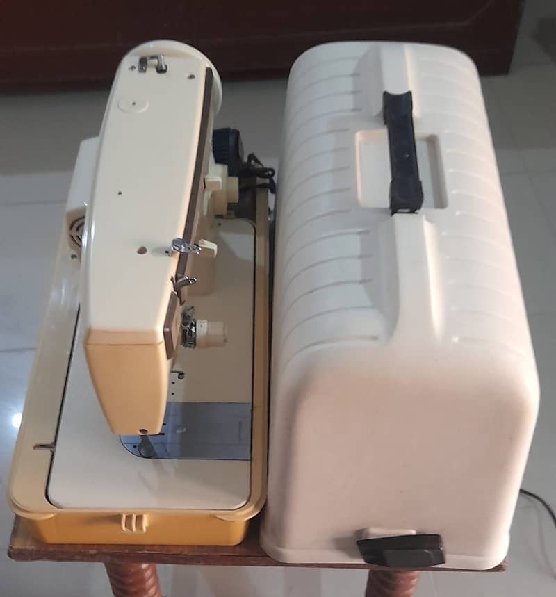 Singer Sewing Machine 7