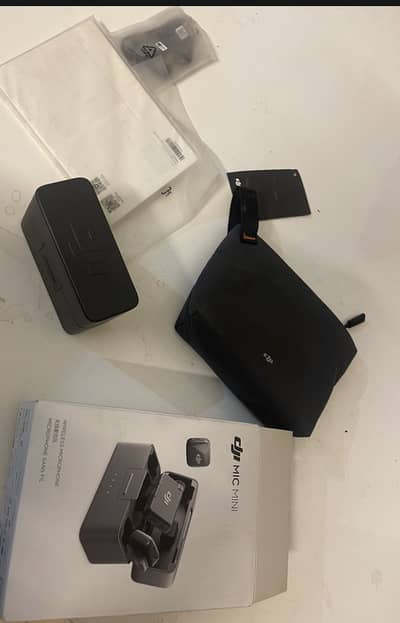 DJI Mic mini (2 TX + 1 RX) with Charging Case + Carrying Pouch + Box