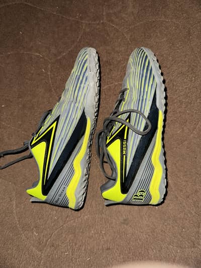 Football shoes