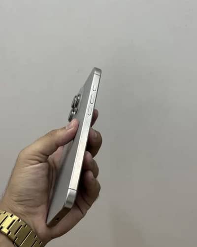 Apple iPhone 15 Pro Max 256gb  factory unlock 89 battery health