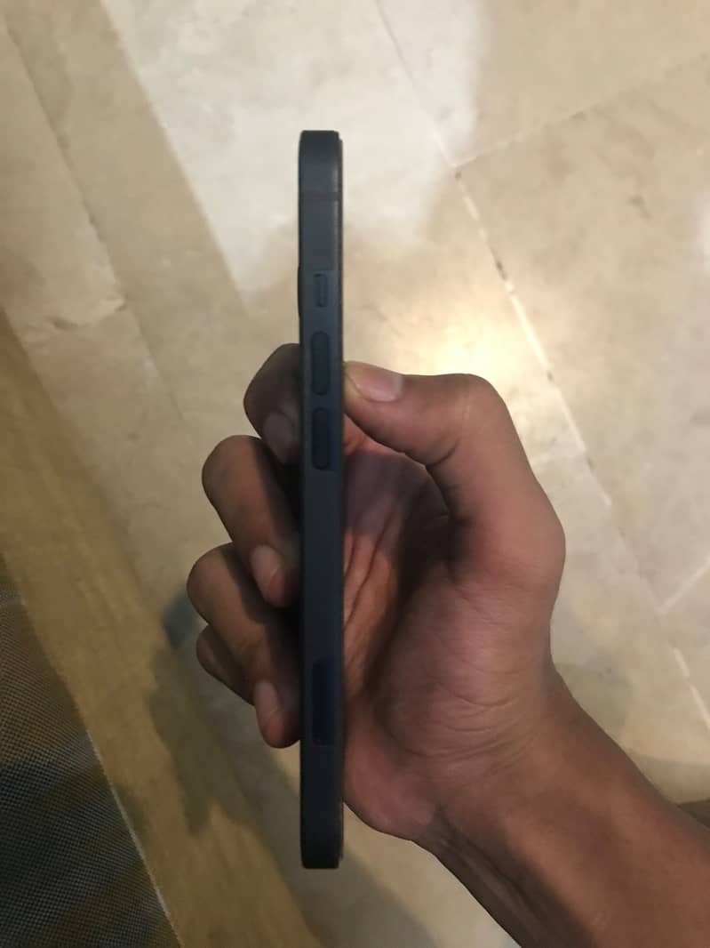 Apple iPhone 13 1