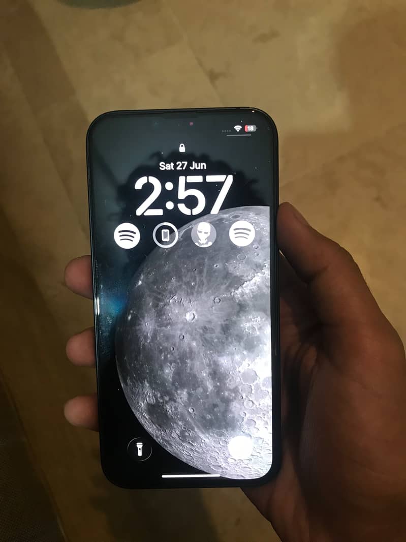 Apple iPhone 13 5