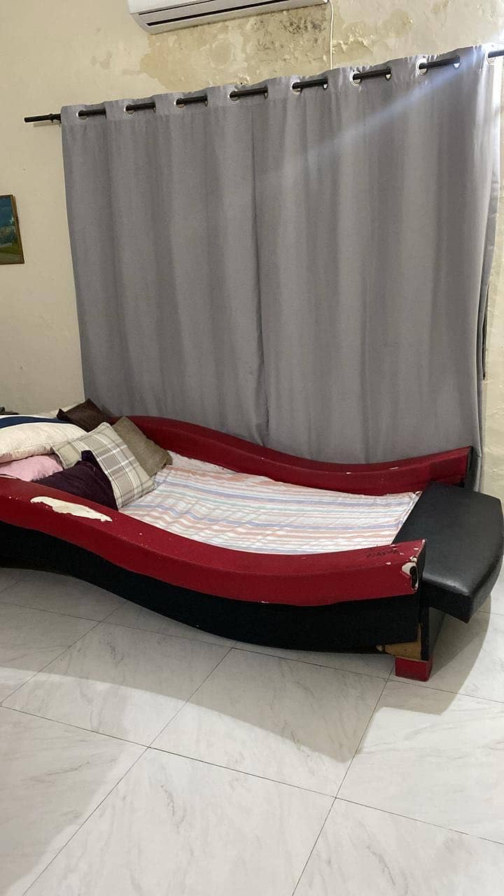 Single bed 0