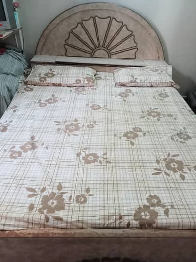 urgent for sale queen bed