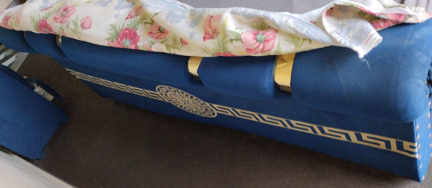 bed side table and dressing 3