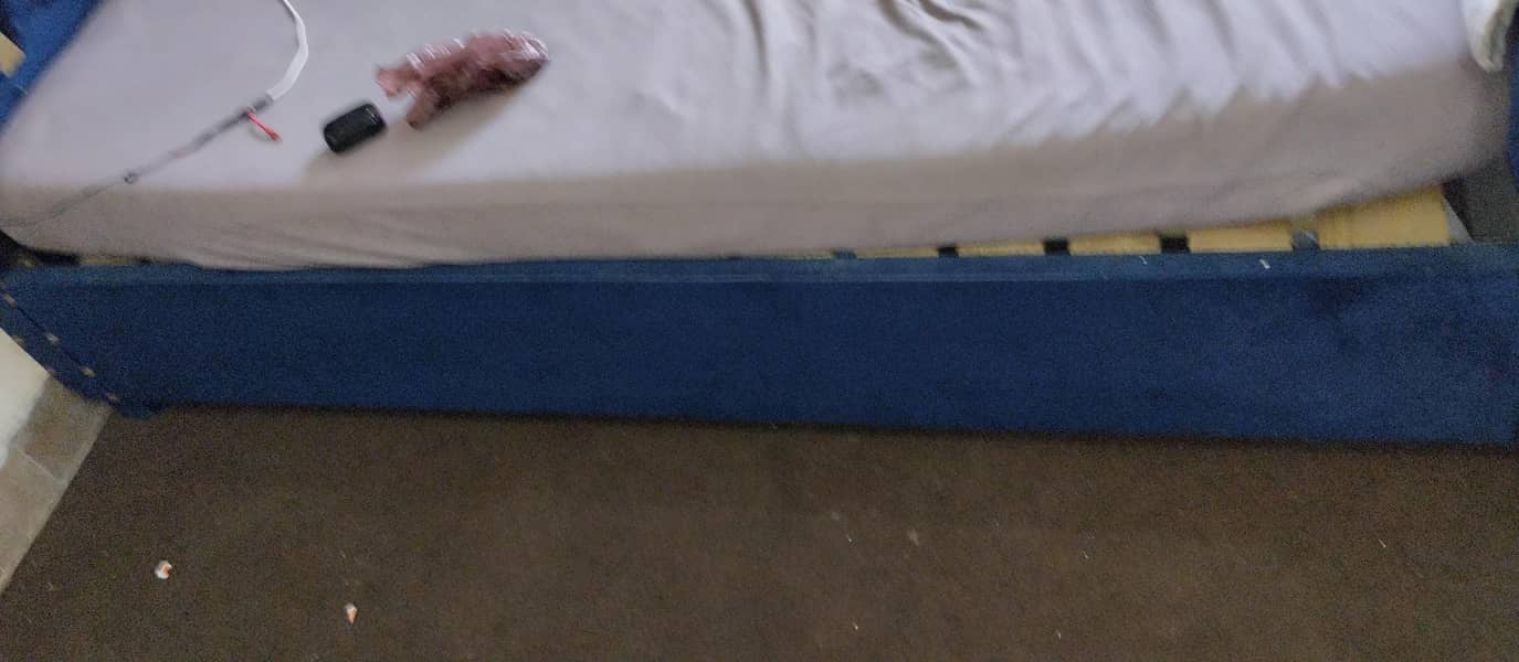 bed side table and dressing 4