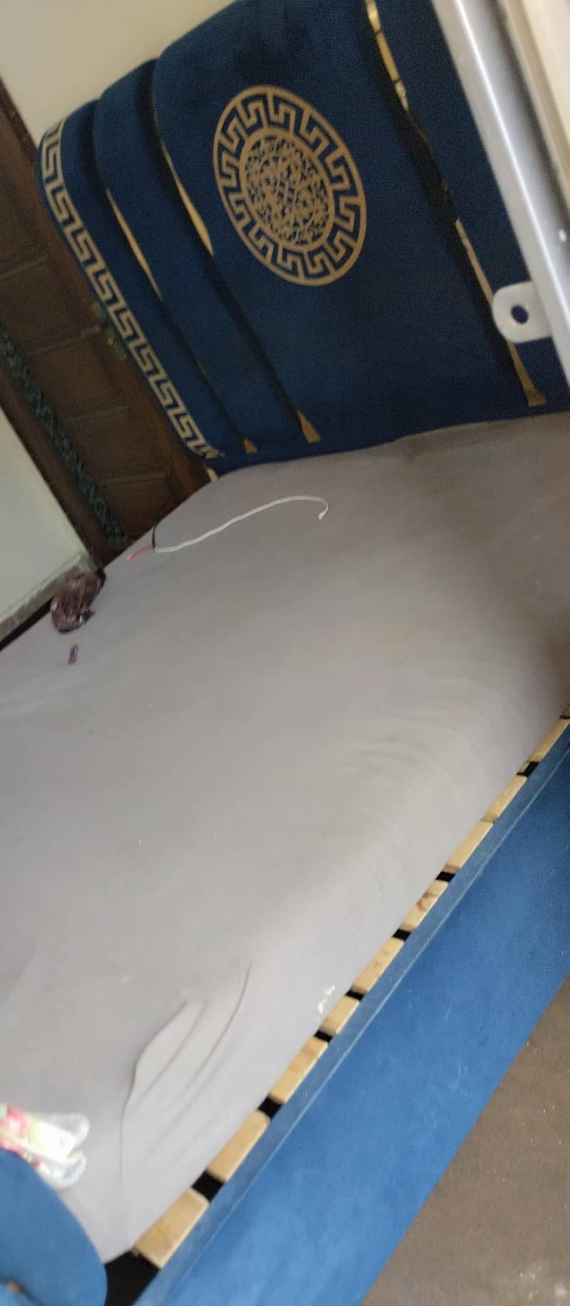 bed side table and dressing 5
