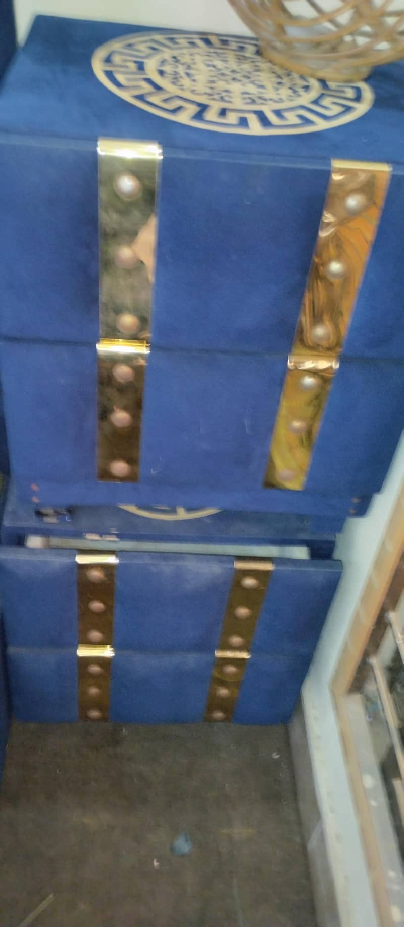 bed side table and dressing 6