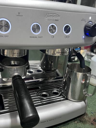 Sunbeam Barista Max espresso machine, model EM530