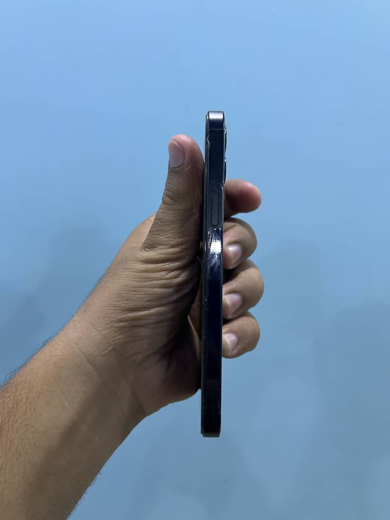 iPhone 12 2