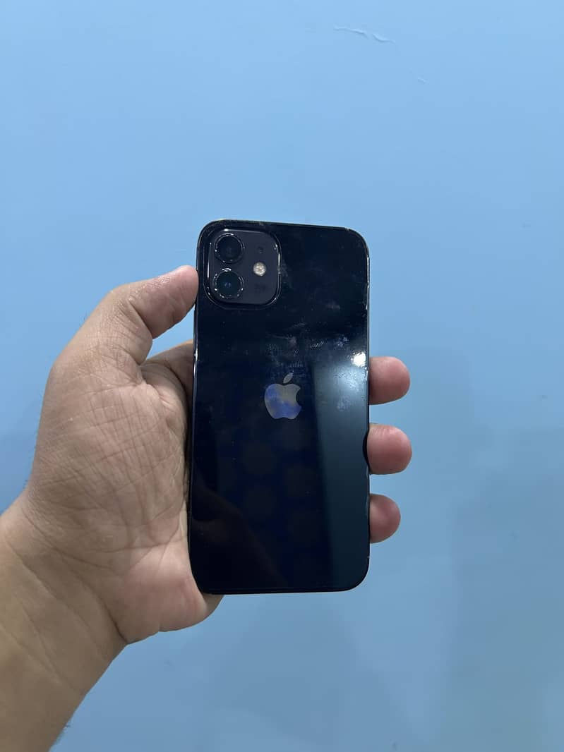 iPhone 12 4