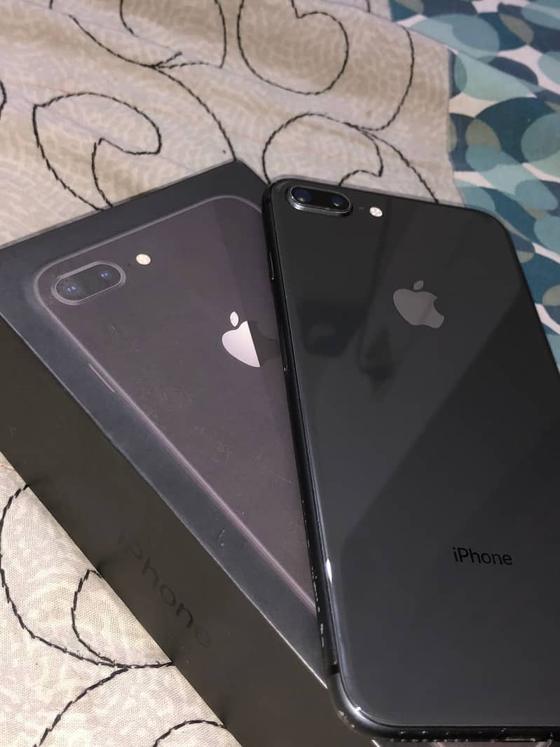 Apple iPhone 8 Plus 2