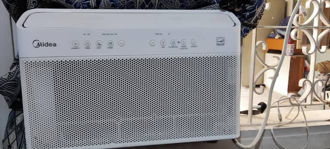 Midea Window Air Conditioner – 1 Ton (12000 BTU) | Excellent Condition
