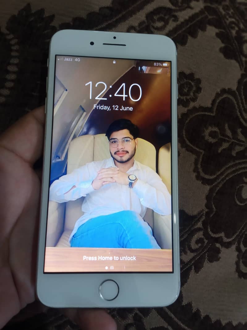 Apple iPhone 7 Plus 0