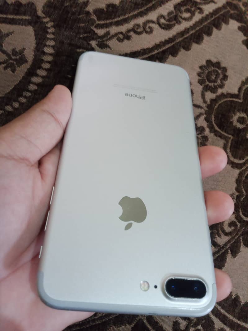 Apple iPhone 7 Plus 5