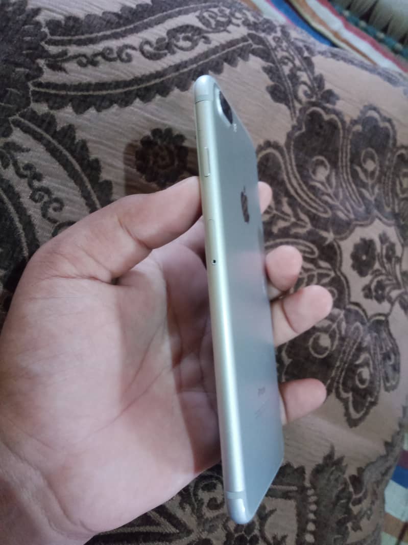 Apple iPhone 7 Plus 7