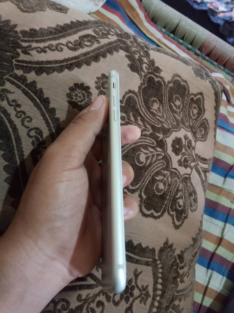 Apple iPhone 7 Plus 8