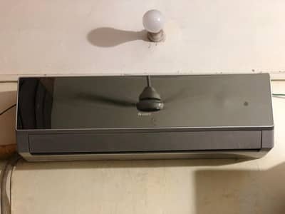 1 Ton Used AC in Excellent Condition (9/10)