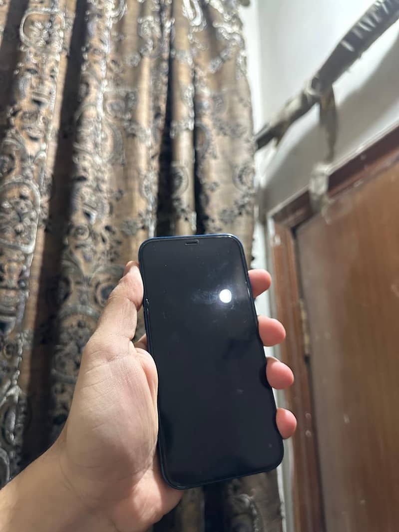 Apple iPhone 12 7