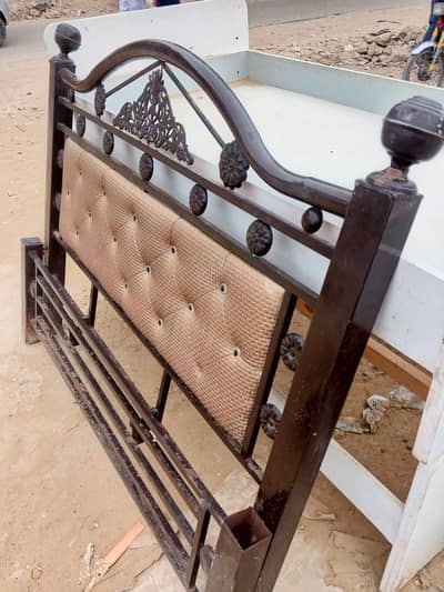 iron bed size 5/6 Gulitan e Joher price 18500 03101188962