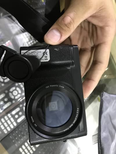 DC101 4K Digital Camera - 16X Zoom - Box Packed