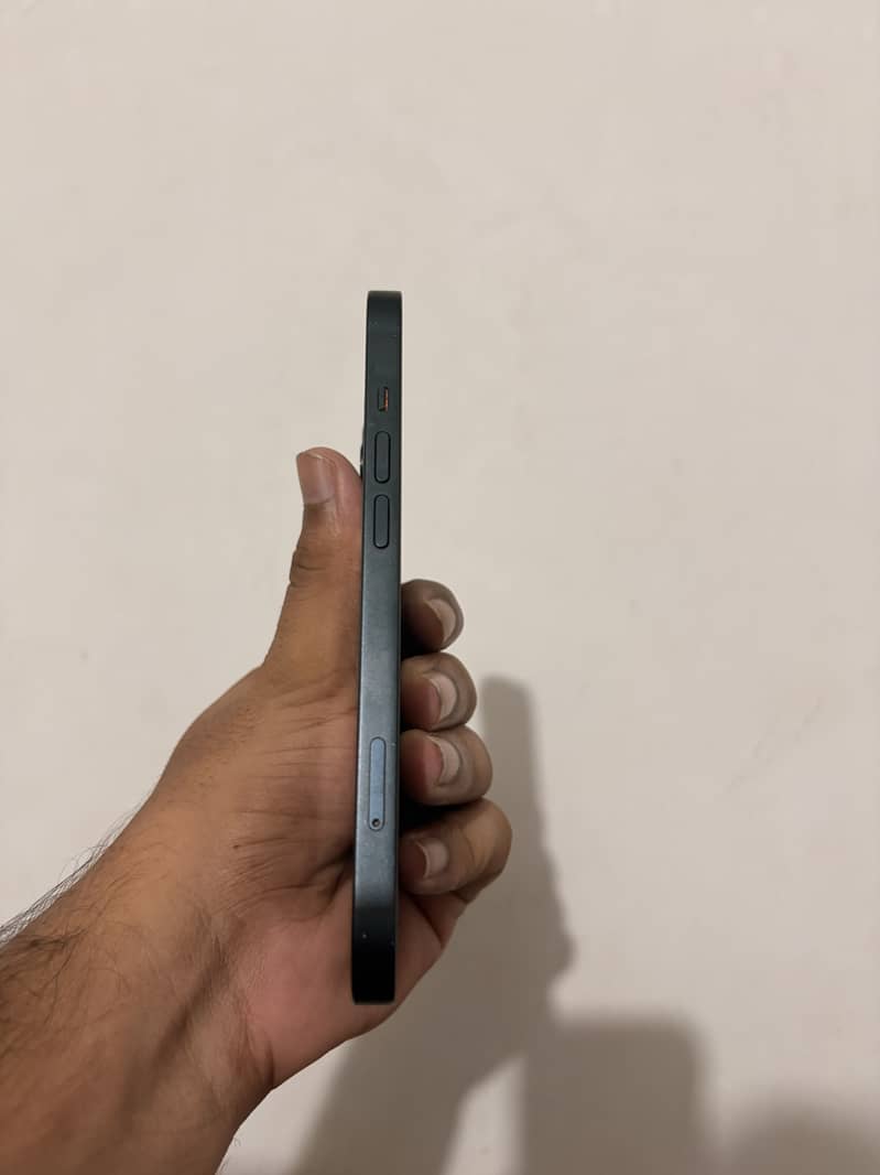 Apple iPhone 13 1