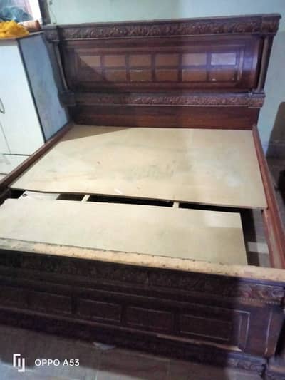 Dressing table, bed and Mattress for sale