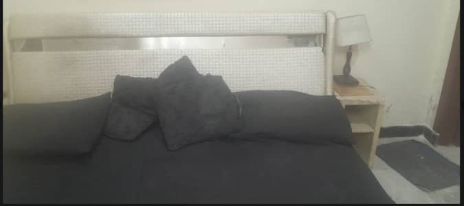 off-white profile bed