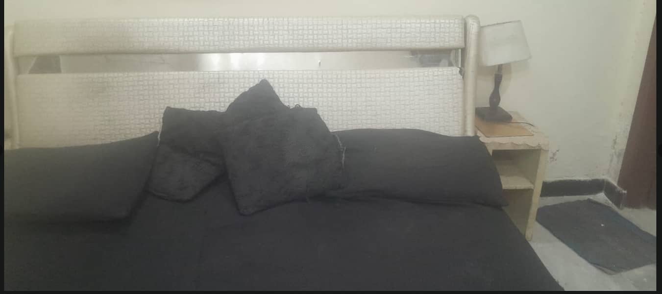 off-white profile bed 0