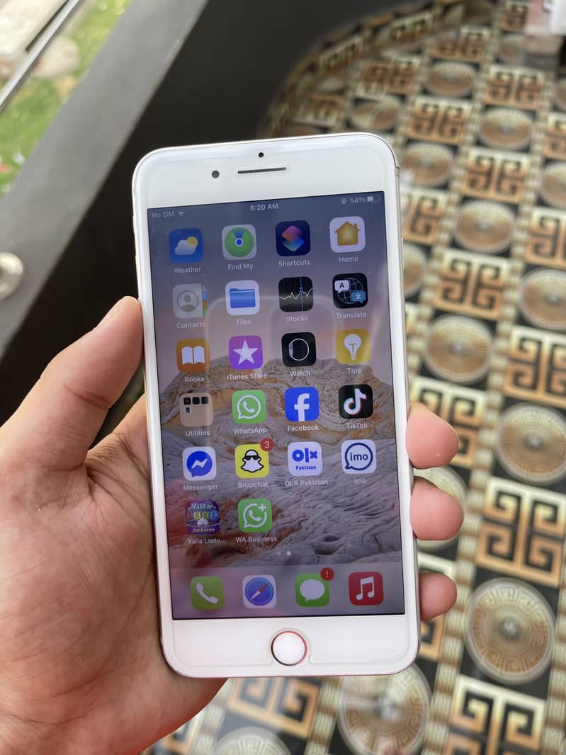 Apple iPhone 7 Plus 1