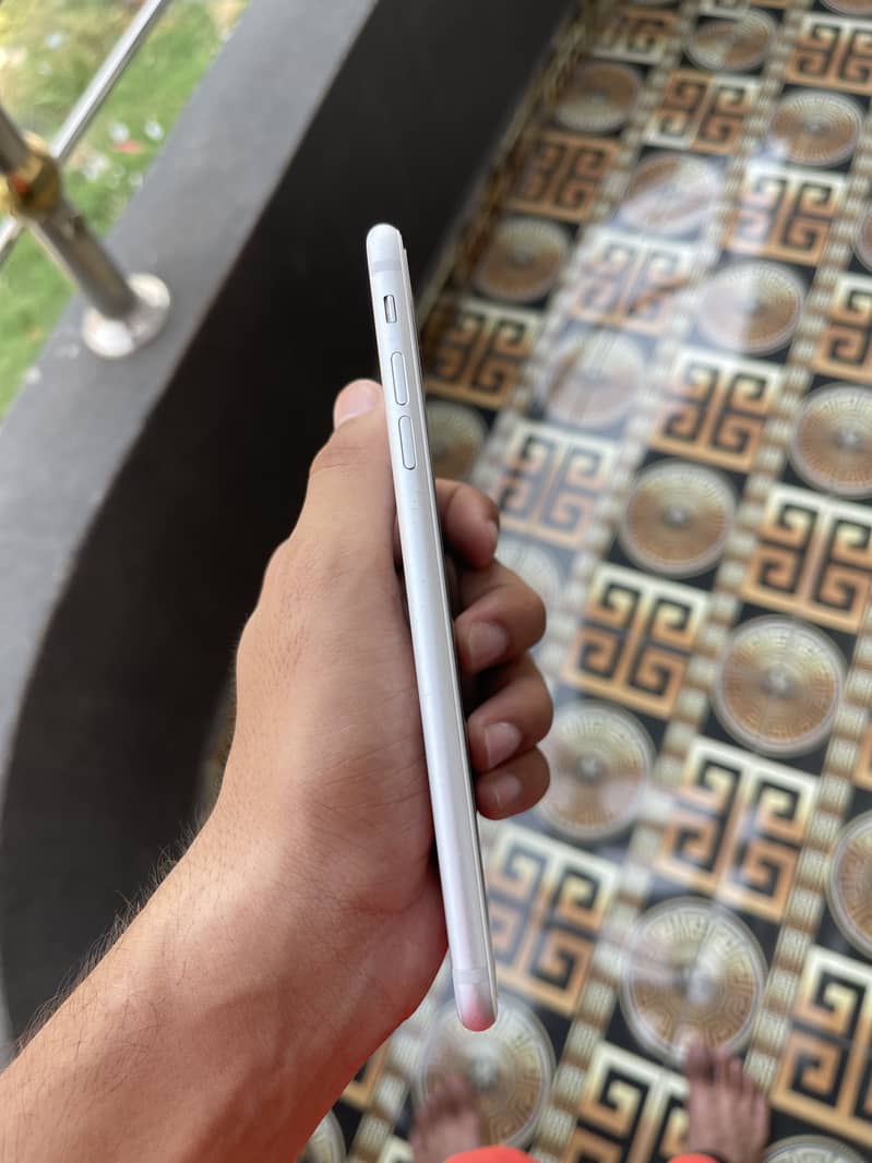 Apple iPhone 7 Plus 5