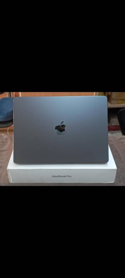 MacBook M4 Pro 2024 24GB 512GB 14.2" with Box under Apple Warranty