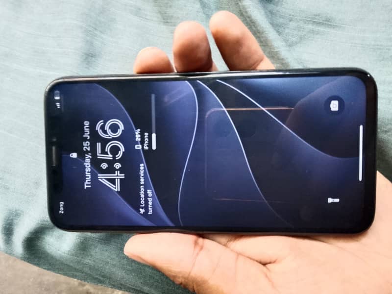 Apple iPhone X 3