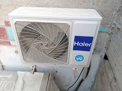 Haier ac 1 ton ok condition me he