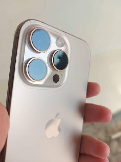 Apple iPhone 16 Pro