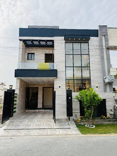 On Excellent Location House Of 5 Marla Available For Sale In Park View City - Platinum Block