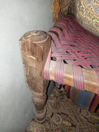 sofa sat 7000 charpy 2 adad 13000  chaire 4 adad 6000