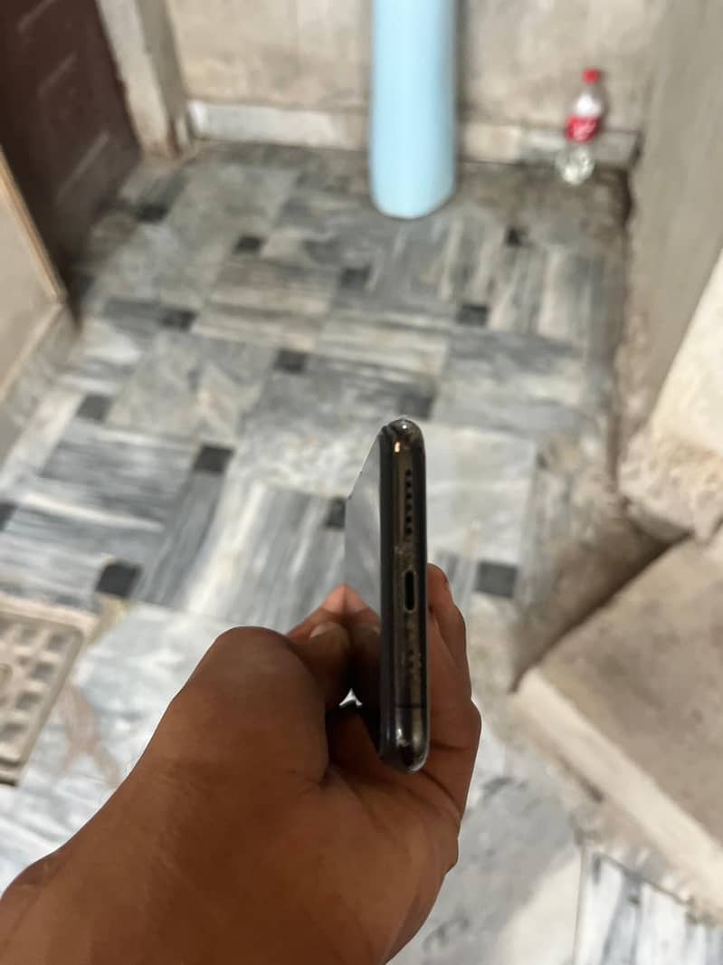 Apple iPhone X 0