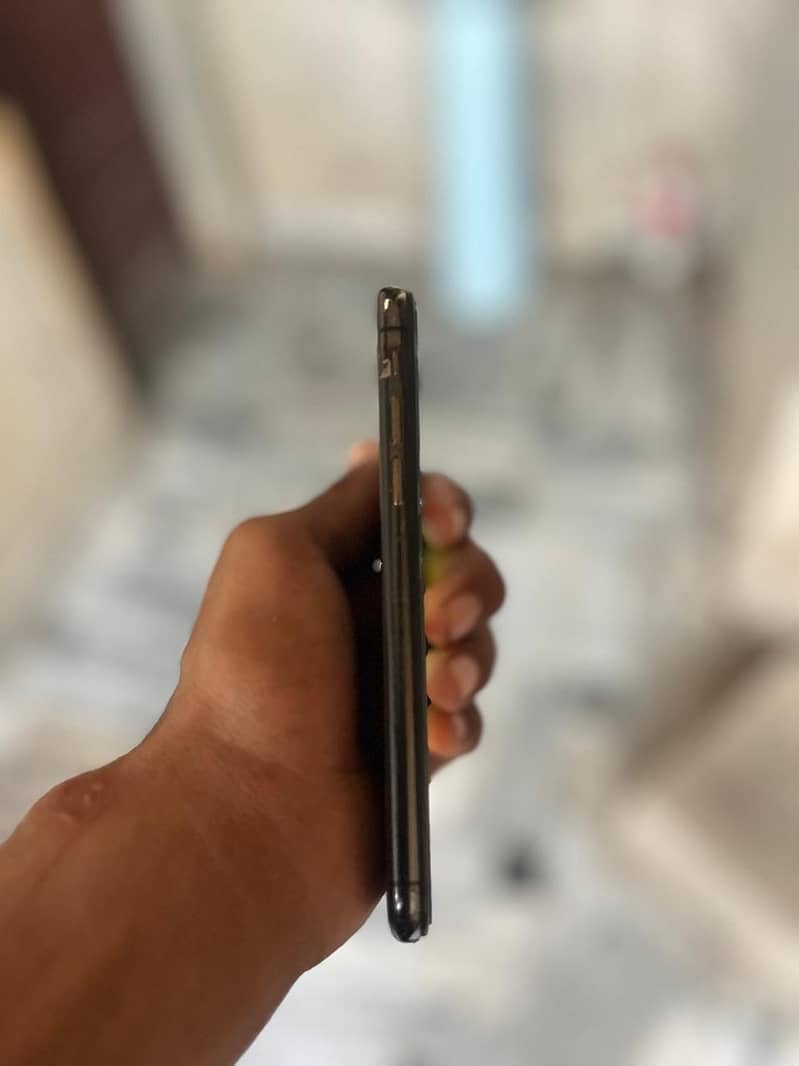 Apple iPhone X 5